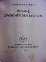 עטיפת הספר gesang wischen den stuhlen